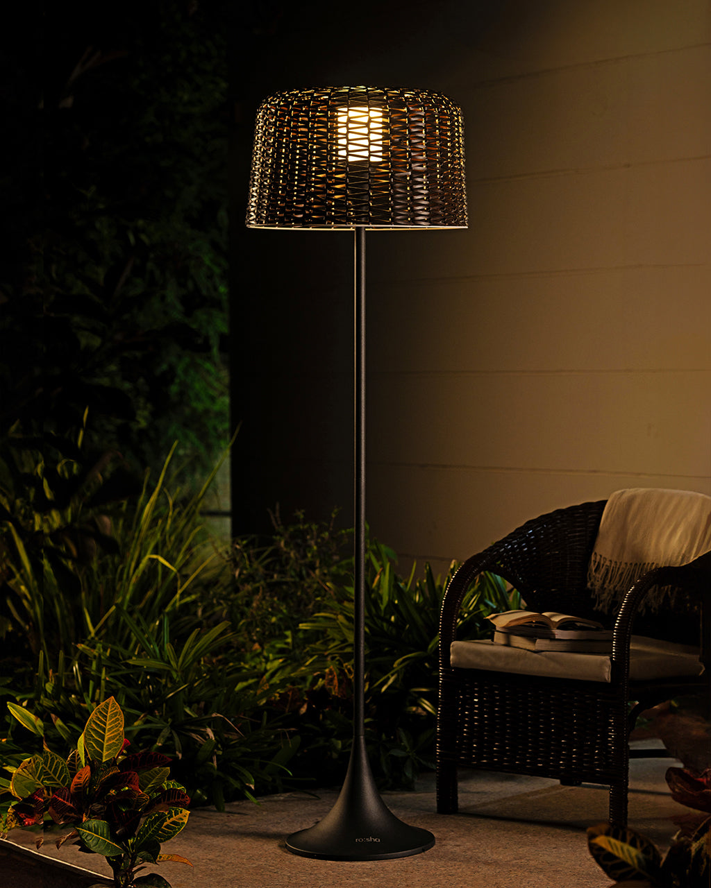 Glaze Solar Floor Lamp