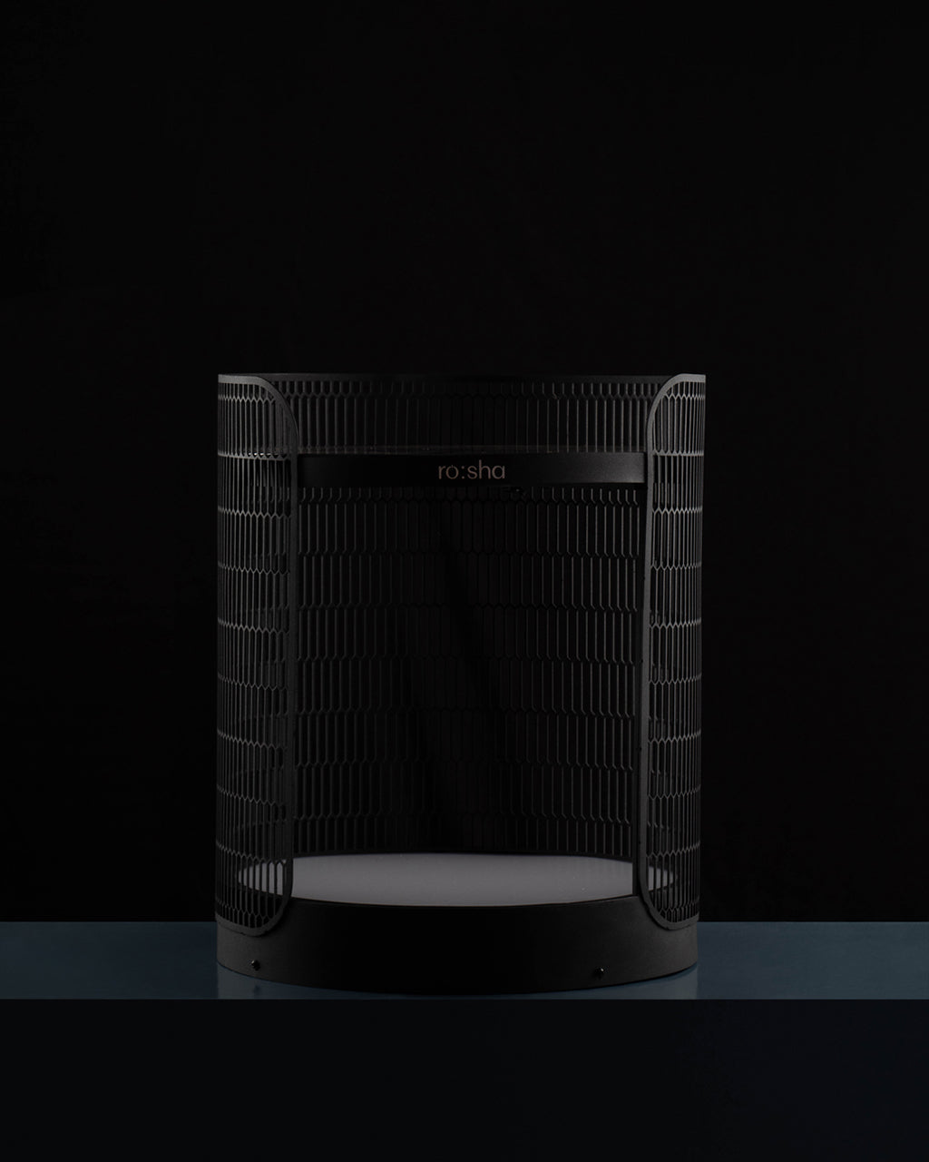 Nexus Solar Table